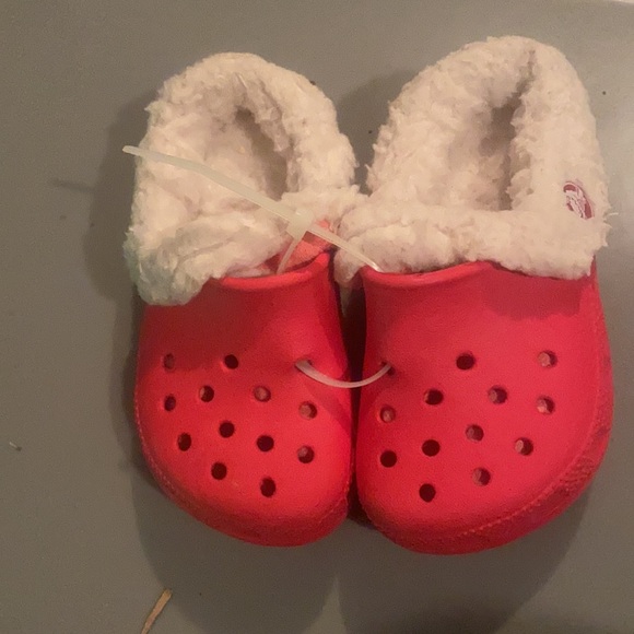 Crocks Girl clogged color red Slippers - Picture 2 of 6